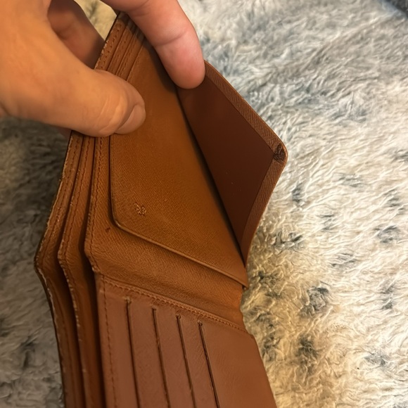 🗣️🔥Men’s Or Women’s Louis Vuitton Men’s Bi-Fold Wallet! Preloved & Beautiful. - Picture 11 of 16